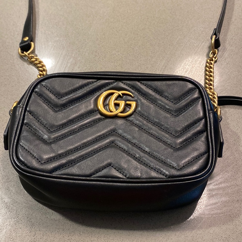 GG Marmont Small Shoulder Bag - Black
